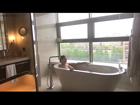❤️ Tremenda pupa che si masturba appassionatamente la figa in bagno ❤️ Video di sessoal it.hellporno-com.ru ️❤
