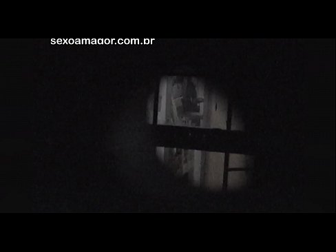 ❤️ Blondie viene segretamente filmato da un voyeur del quartiere nascosto dietro mattoni cavi ❤️ Video di sessoal it.hellporno-com.ru ️❤
