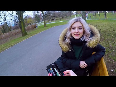 ❤️ Ingoia la sborra calda di uno sconosciuto per soldi - pompino nel parco di Eva Elfie ❤️ Video di sessoal it.hellporno-com.ru ️❤